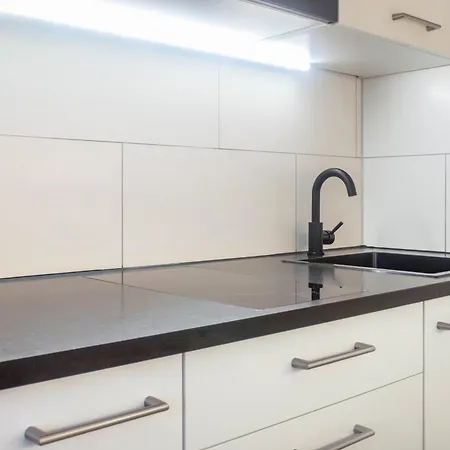 Jura Apartements شقة